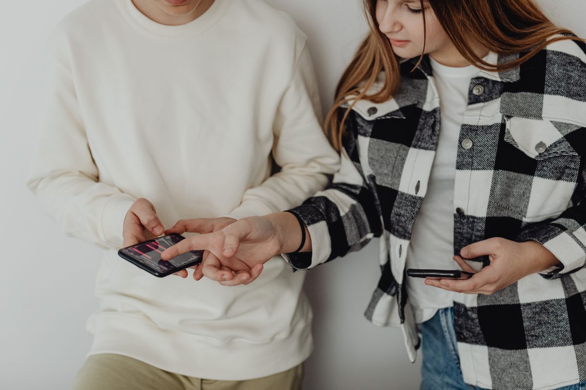 A family activity scene with playful objects - Photo by www.kaboompics.com on Pexels